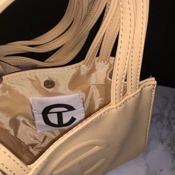 Nude telfar mini bag - Picture 3 of 4